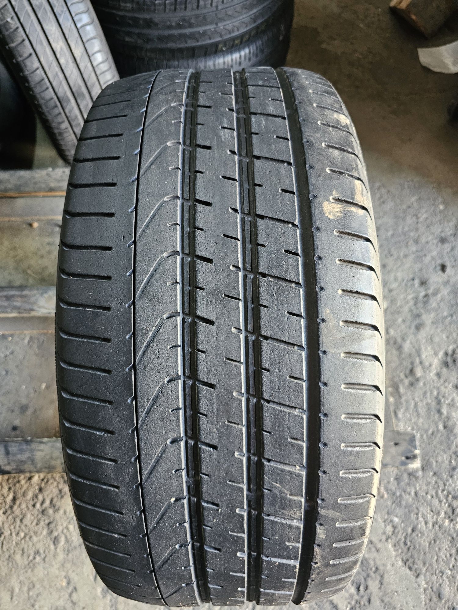 1 anvelopa vara 275 35 21 Pirelli Pzero