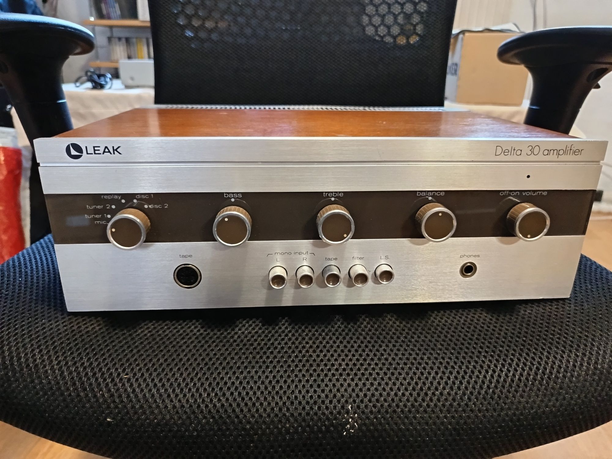 Amplificator Leak Delta30