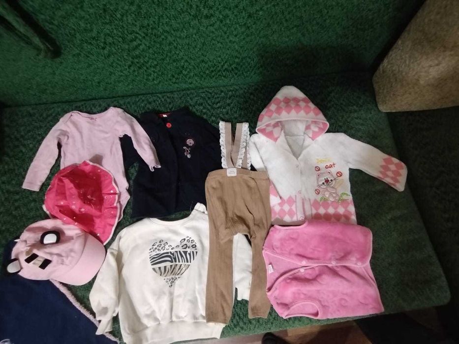 Отдам детские вещи за шоколадку