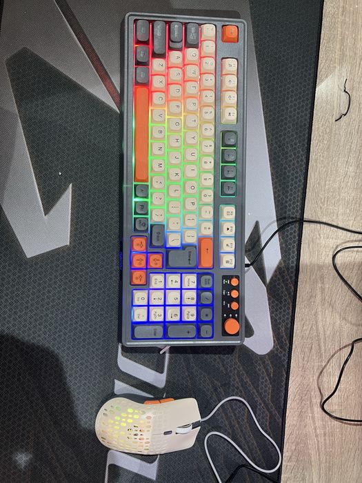 Stream uchun klavatura podsvechkalik