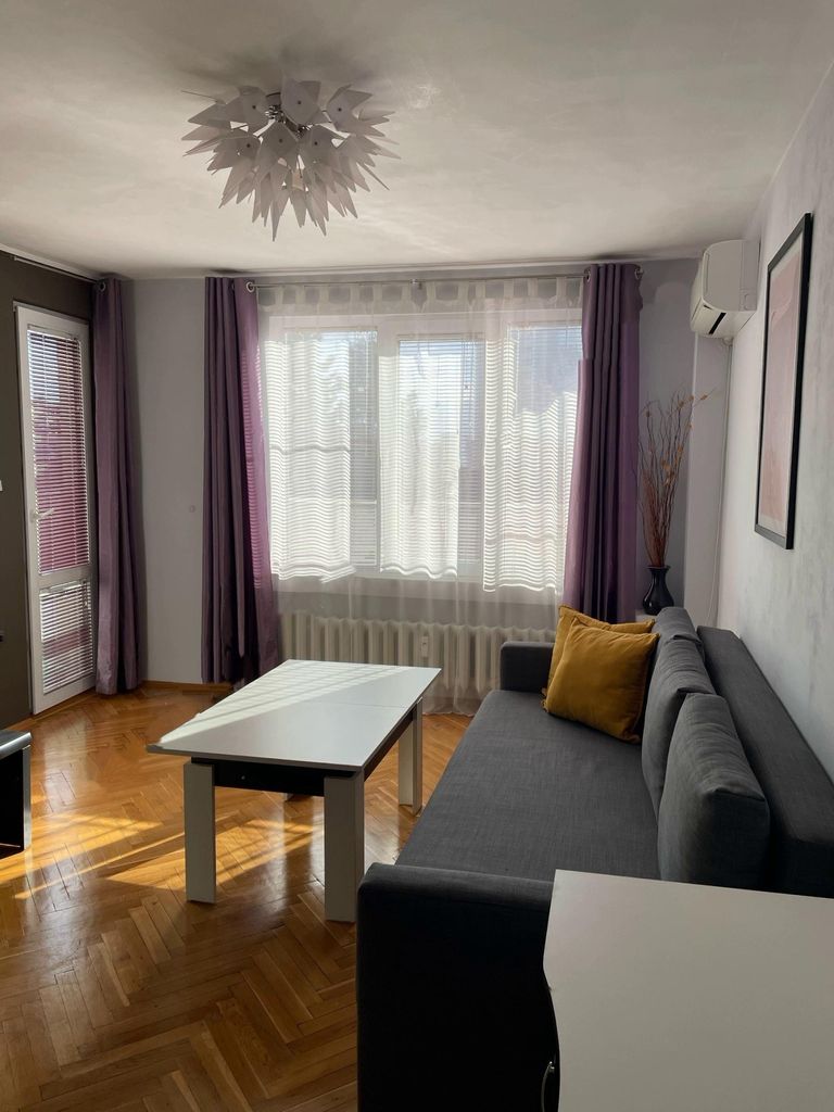 Дава се под наем Двустаен апартамент в София, Лозенец - 60 кв.м за 600 € - Снимка #1