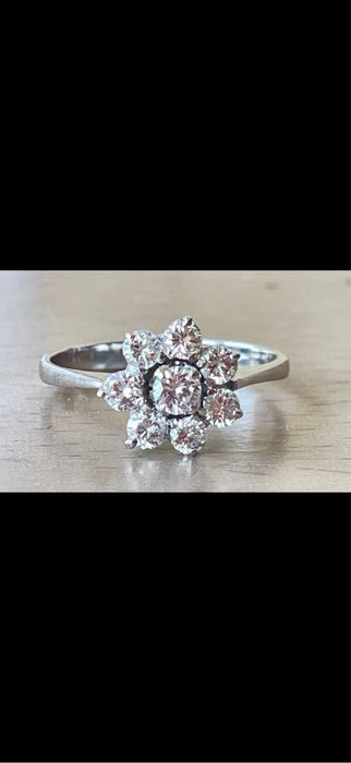 Inel aur 18 k cu diamante naturale aproximativ 1 k