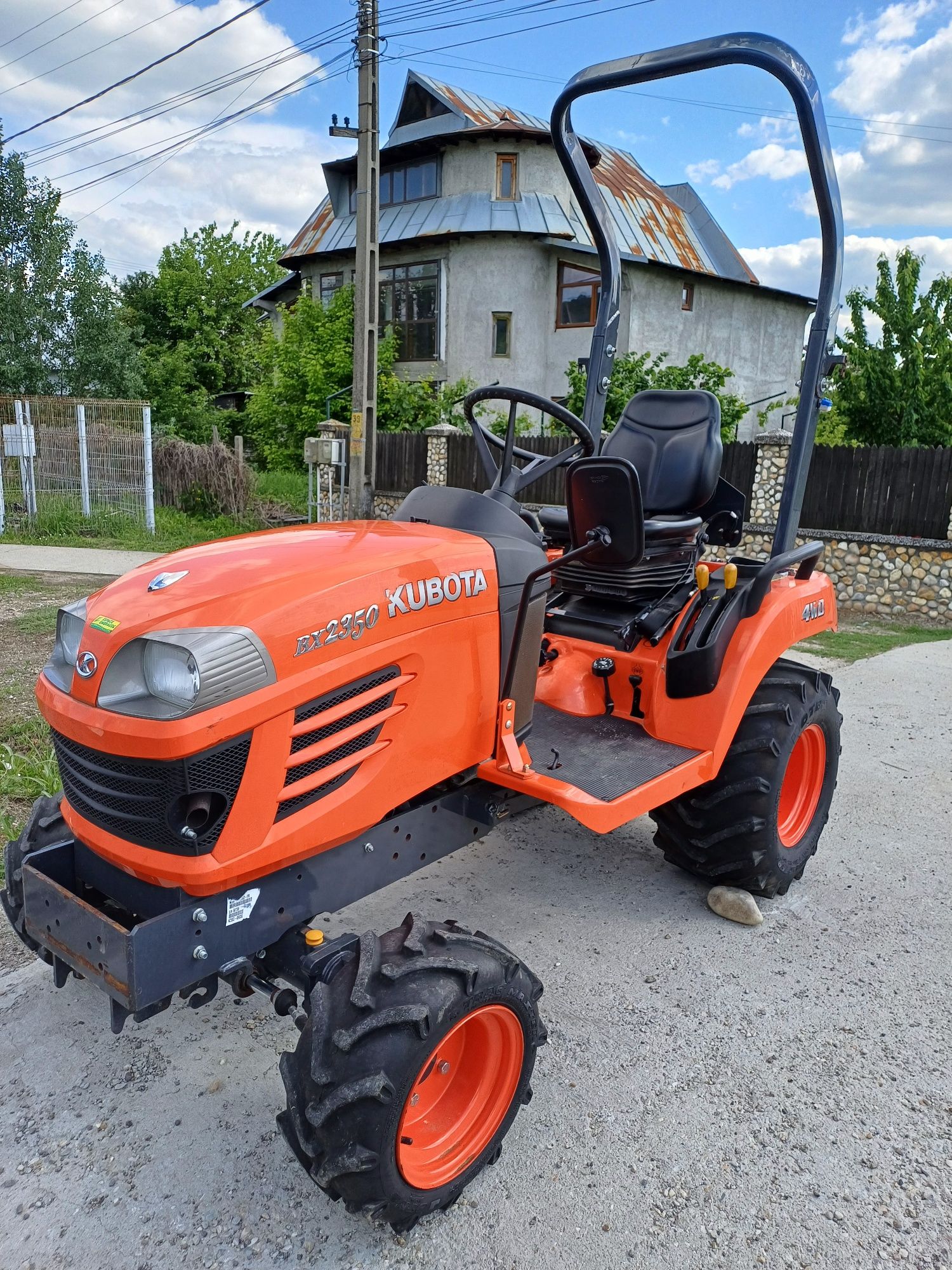 Kubota Bx 2350 , 24 cp, an 2020 ,4x4 175 ore de lucru, stare impecabil