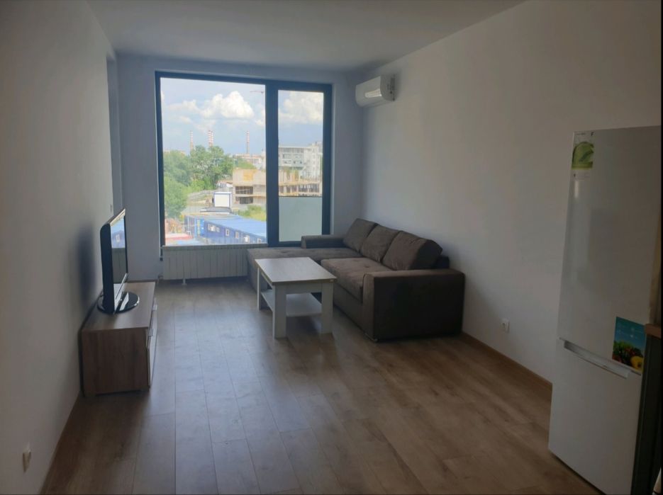 Двустаен апартамент на метростанция! Комплекс Нова Дружба