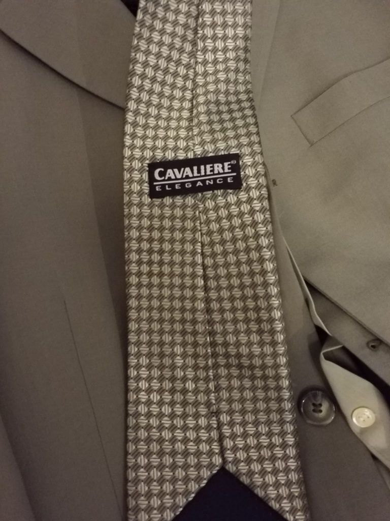 Costum barbati ALEX Trading, măr 48. 3 piese + camasa și cravata.