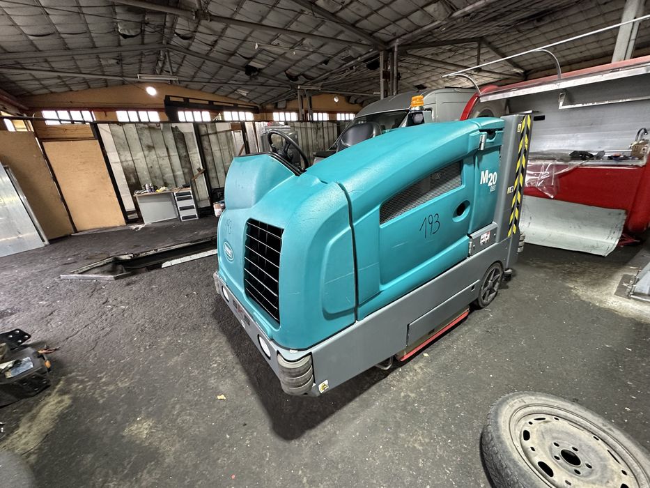 Комбинирана миячно-метачна машина Tennant M20