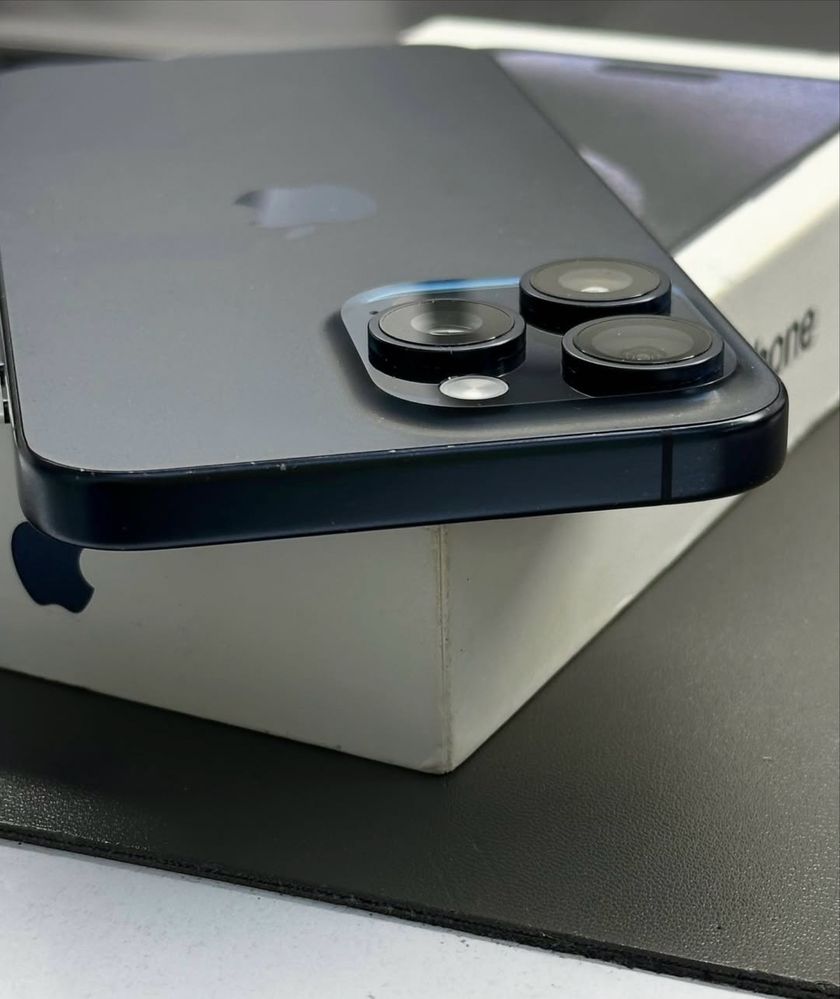 IPhone 15 pro 90%