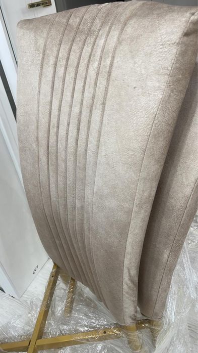 Продается новые стулья