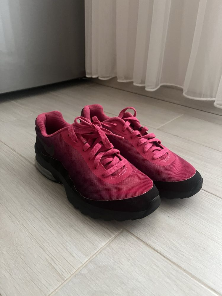 Дамски маратонки Nike