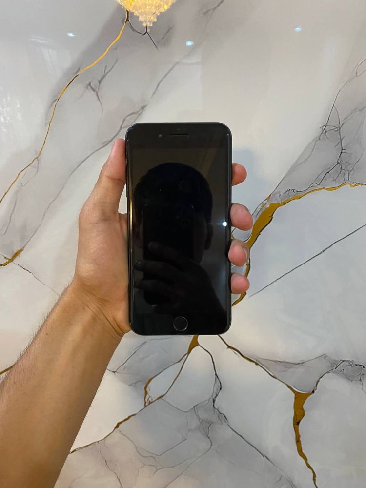 Iphone 7 Plus sotiladi