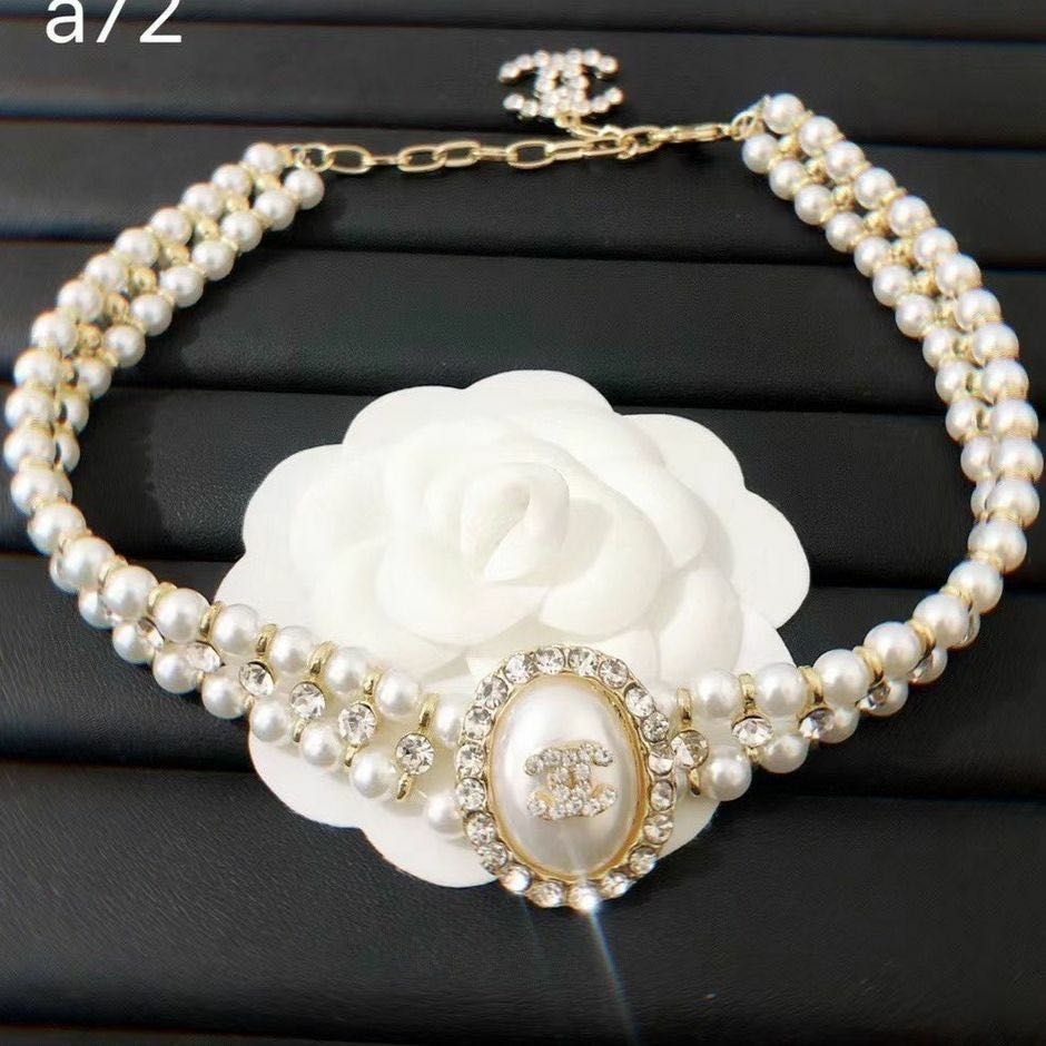 CHANEL дамско колие