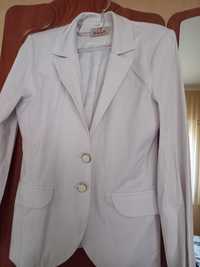 Дамско бяло сако