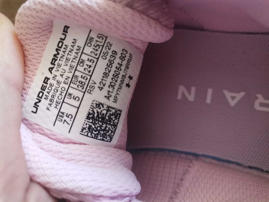 Оригинални маратонки Under armour hovr