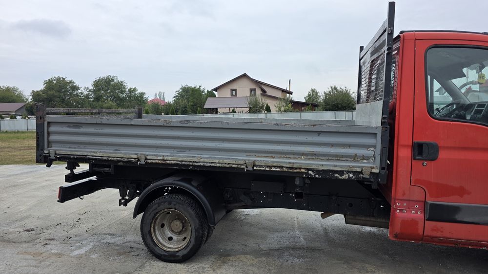 Bena basculabila Iveco Daily