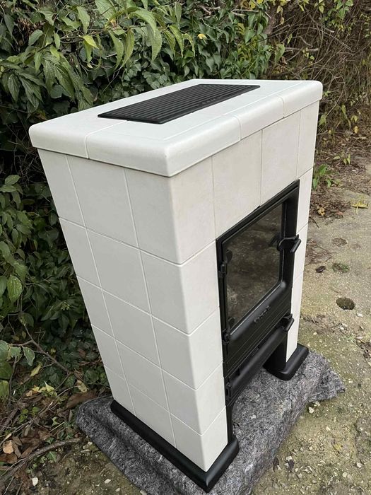 Кахлена / керамична чугунена камина