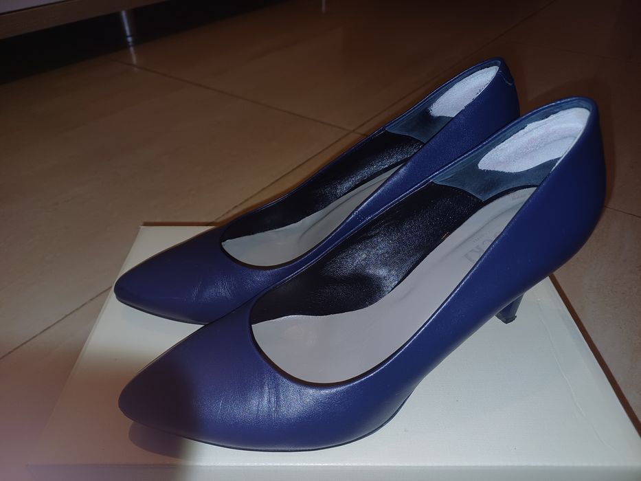 Vând pantofi dama piele naturala,mărimea 39