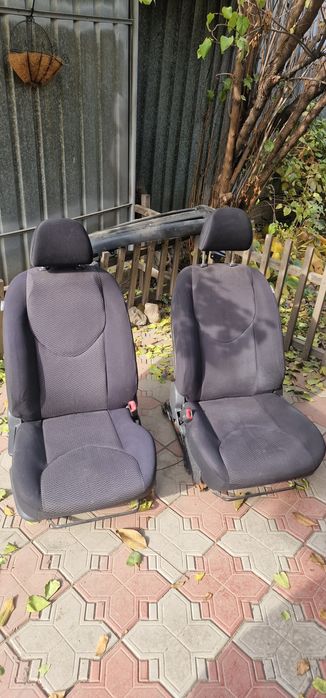 Сидения на RAV4 XA30 комплект