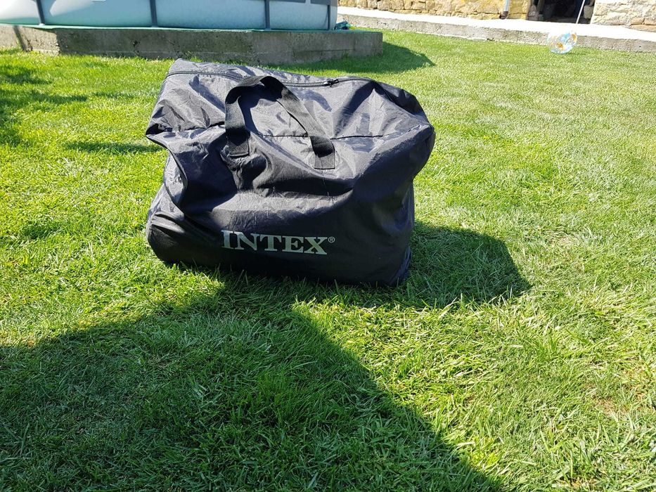 Надуваема лодка четириместна като нова