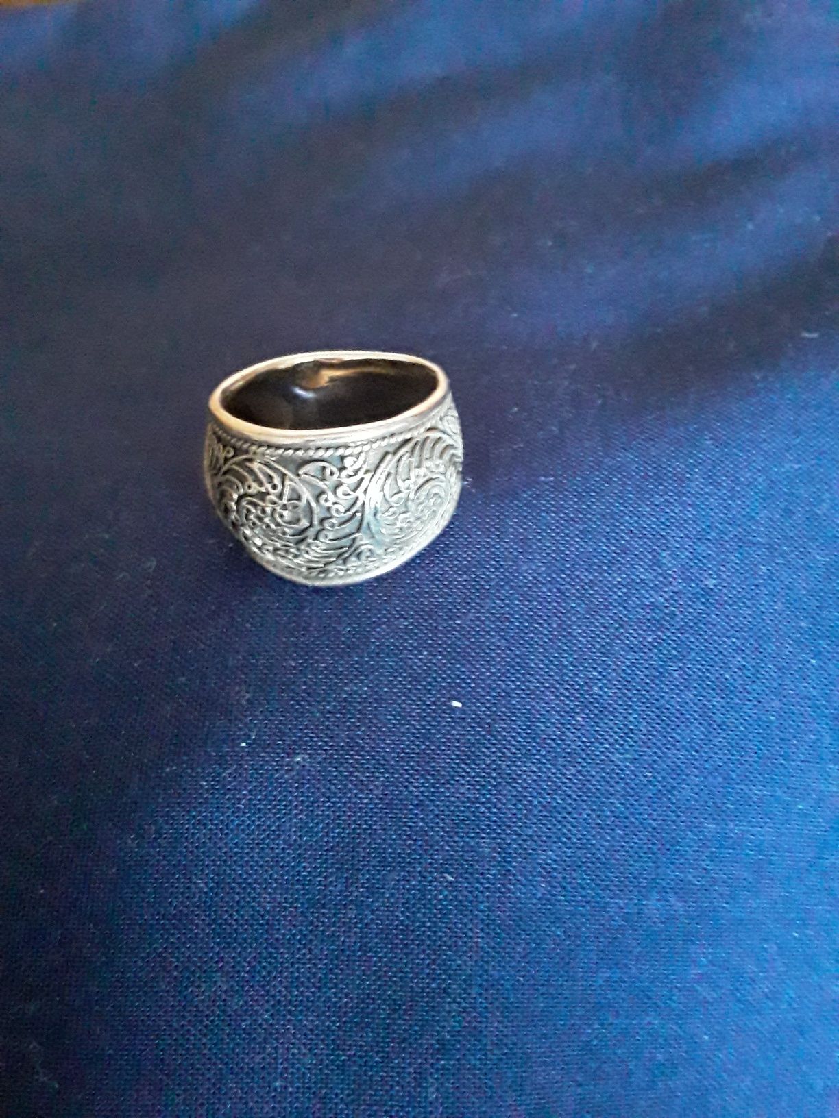 Продам кольцо серебро