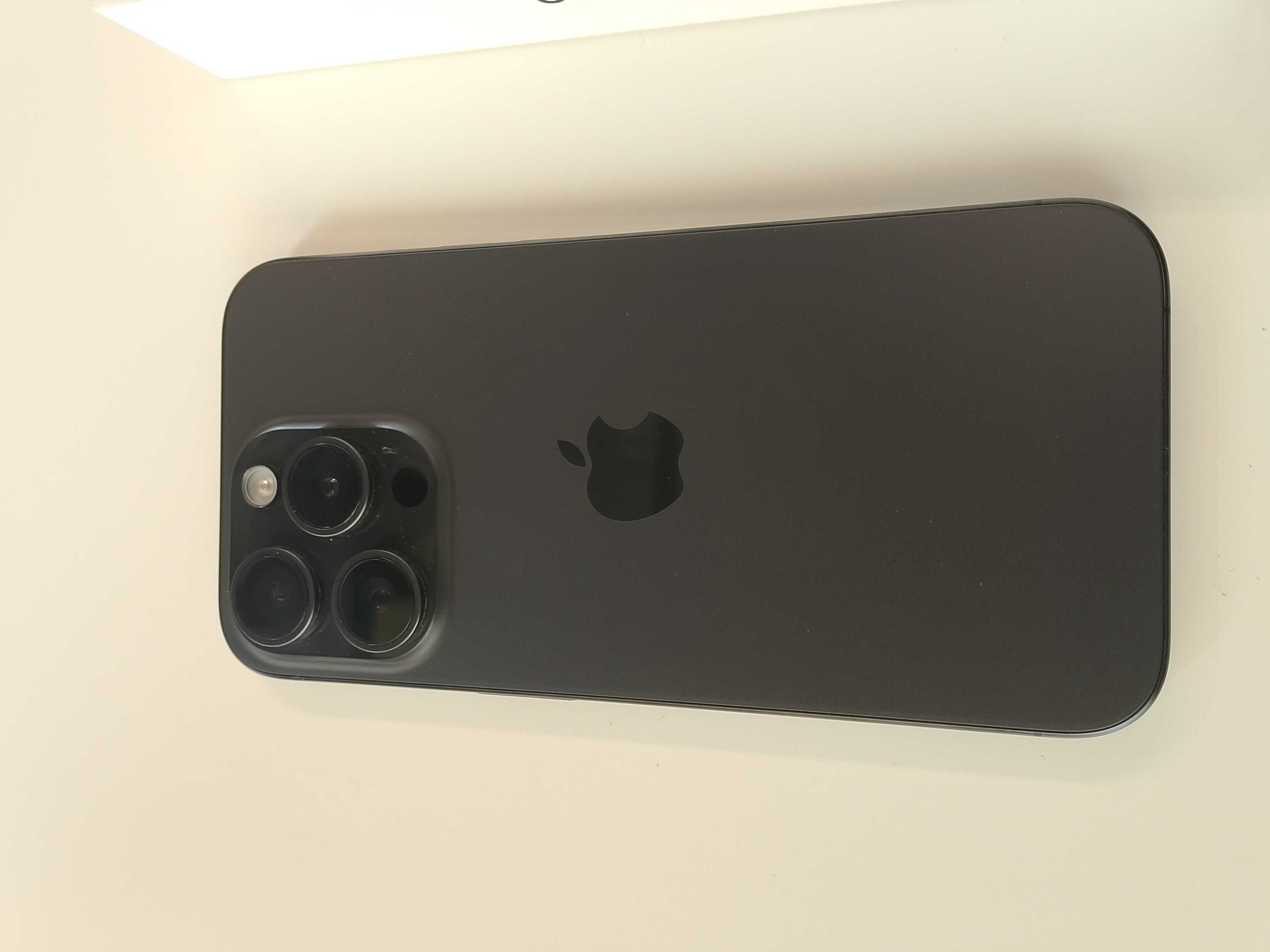 Продава се iPhone 15 Pro Black Titanium – 128GB, 8GB RAM – 1400 лв.