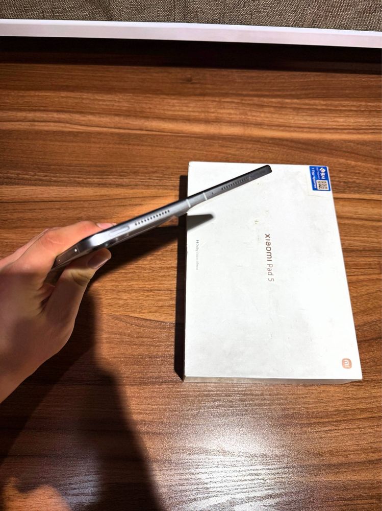 Xiaomi redmi pad 5 Pearl white 12/128gb sotiladi srochno