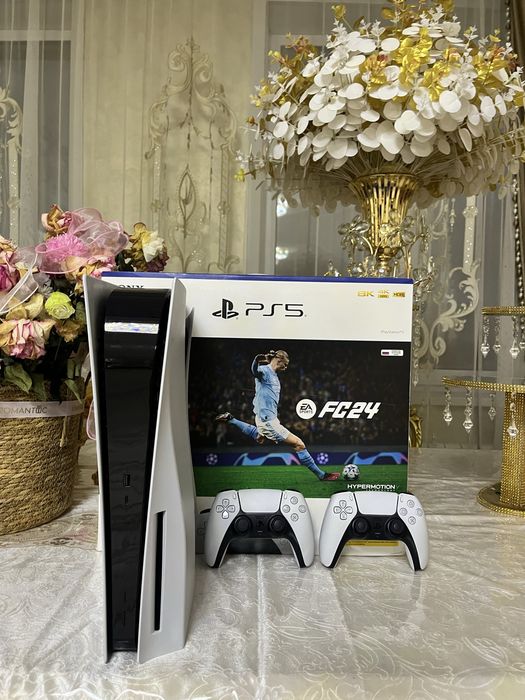 Playstation 5, 2 джойстика и 37 игр