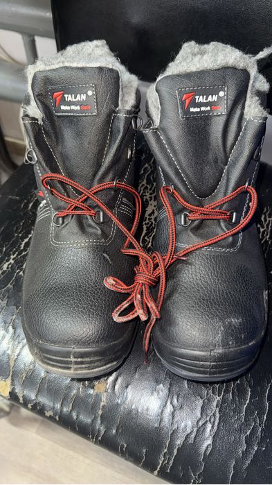 Продам зимние ботинки