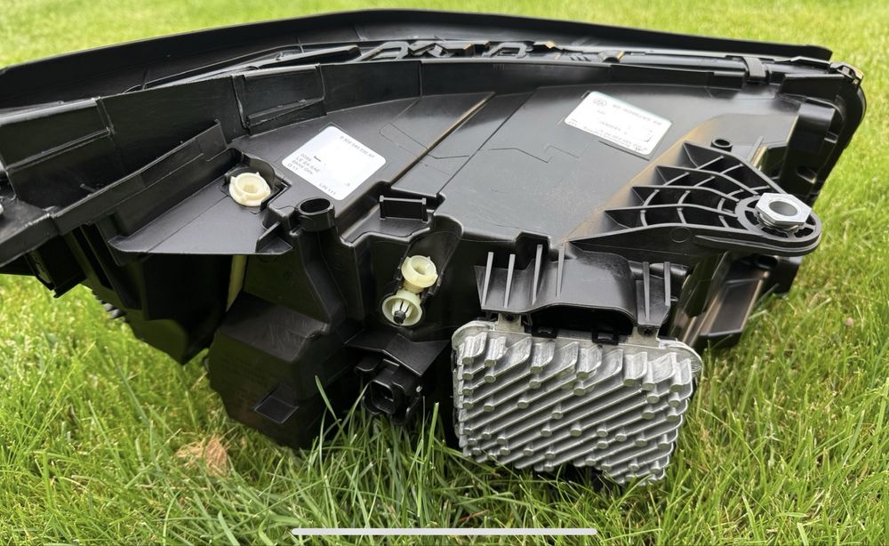 Vand set faruri Bmw G60 serie 5 far stanga dreapta Bmw seria 5 G60 G61