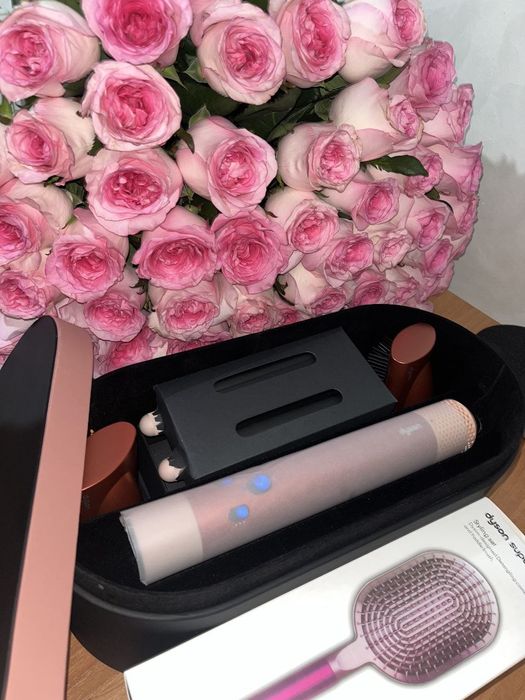 Продаю Dyson Airwrap HS05 Long с косметичкой и расческами стайлер 1300