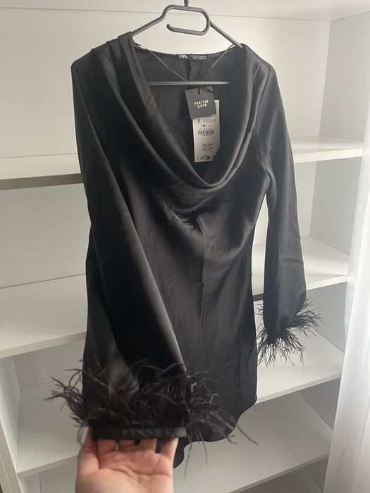 Сатенена рокля с пера Zara