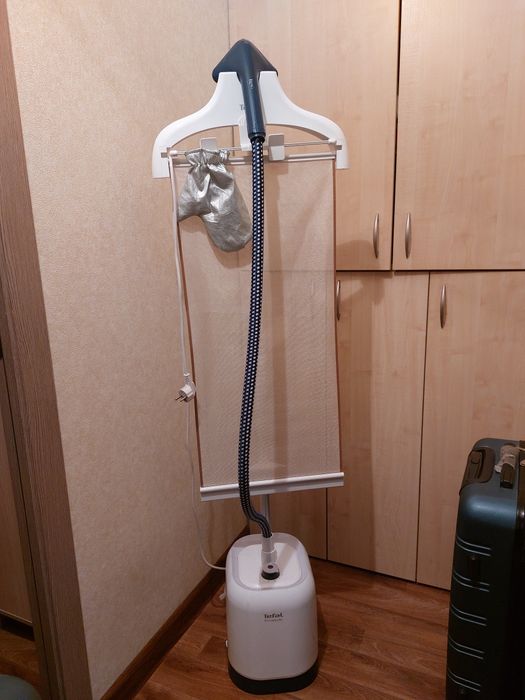 Продам срочно паровой отпариватель Tefal Prostyle