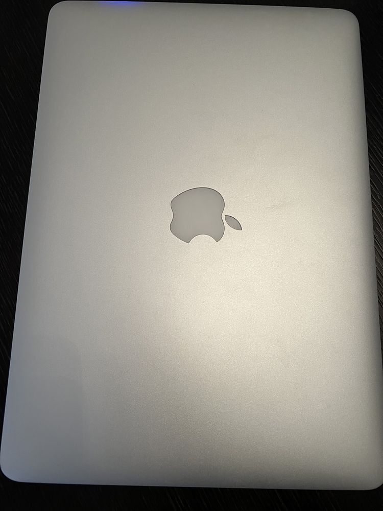 Mac Book Air (13 inch, Mid 2013)