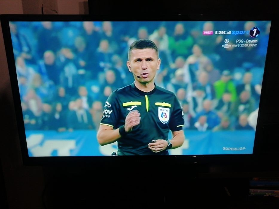 Televizor HITACHI ecran 81 cm