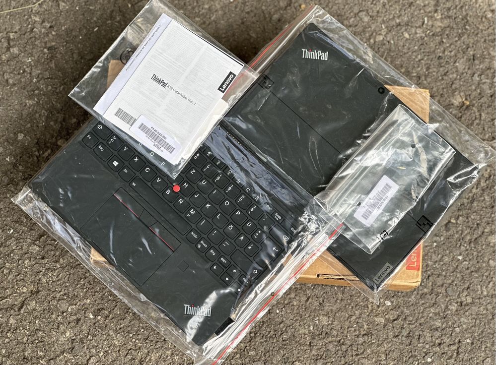 НОВО!!! Lenovo ThinkPad X12 Detachable i3-1110G4 Hybrid (2-in-1)