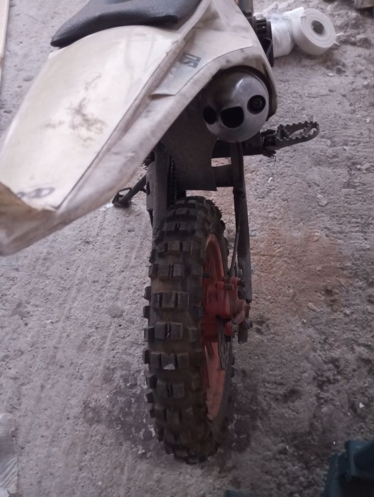 Vând cross 49cc 6-12 ani