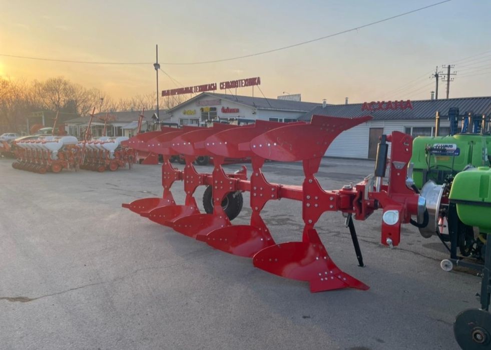 Плуг оборотный Aktaslar 4-х Турция
