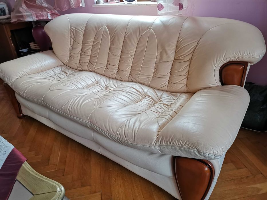 Canapea si 2 fotolii elegante din piele naturala