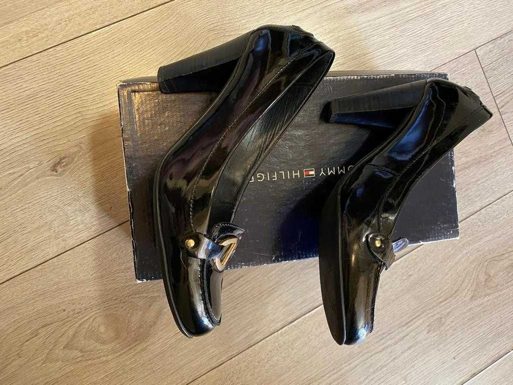 Pantofi de dama TOMMY HILFIGER, piele lacuita neagra, masura 39.