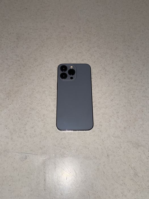 Продам Iphone 13 Pro