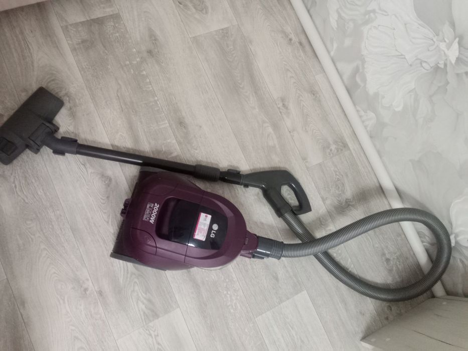 Пылесос LG 2000W