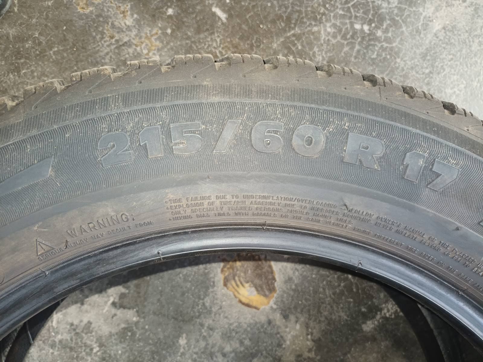 Продавам зимна гума Michelin 215/60/17