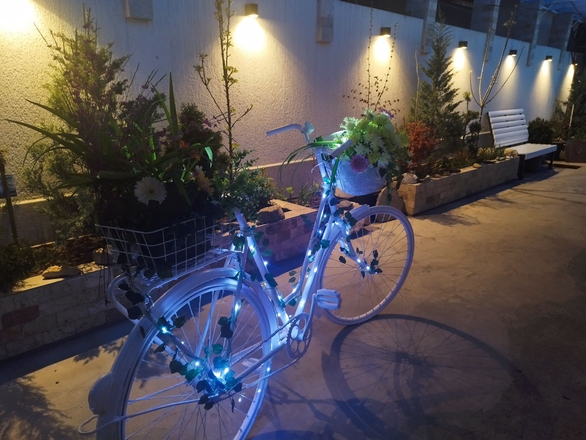 Vând bicicleta decorativă