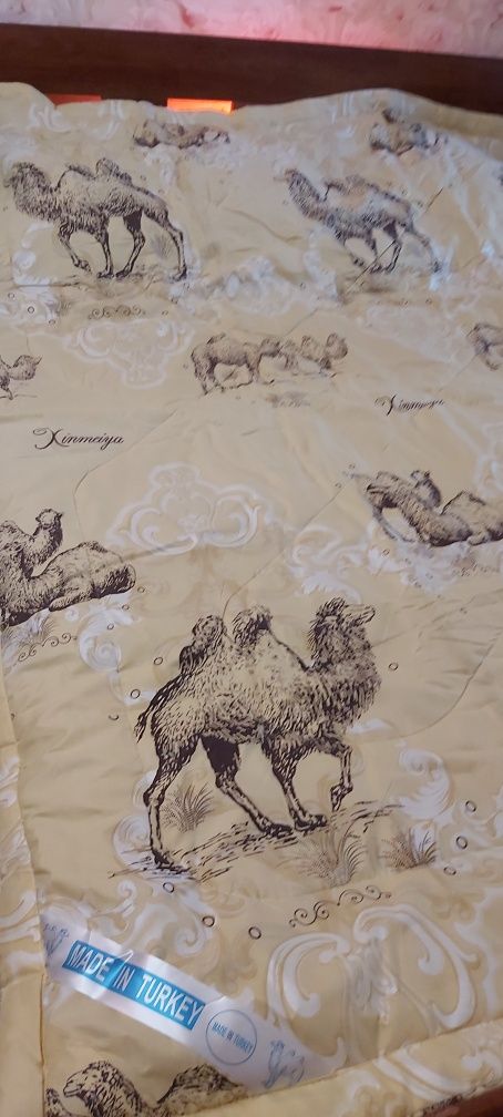 Продам новое двухспальное одеяло из верблюжьей шерсти  Турция