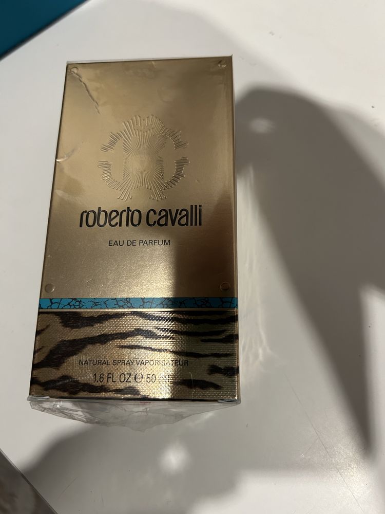 Продам парфюмерную воду Roberto Cavalli 50 ml