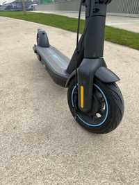 Trotineta Electrica Segway Ninebot Max G30 II, 25km/h