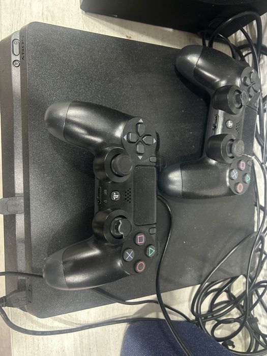 Продаю Sony PlayStation 4 Slim на 1 ТБ — всё в идеале!