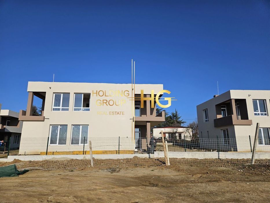 Къща в Варна-м-т Боровец - юг площ 200 цена 300000