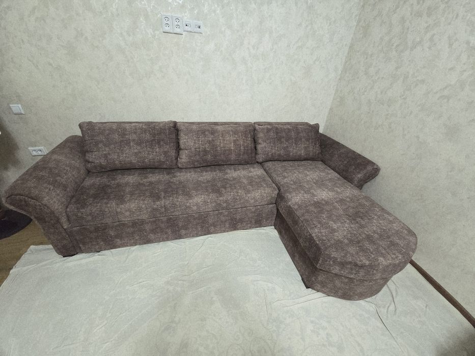 Диван раскладной в отличном состоянии