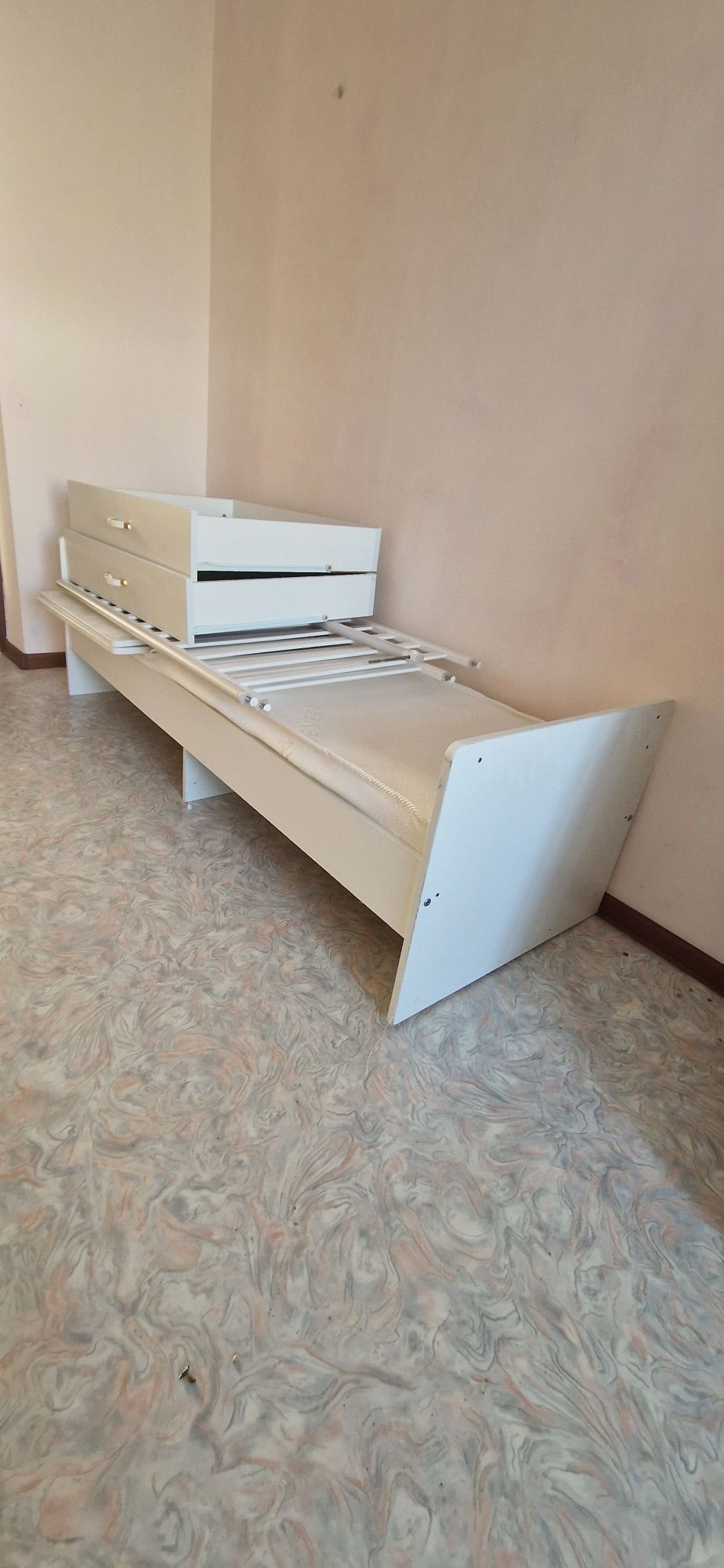 Продам детскую кровать манежку трансформерр