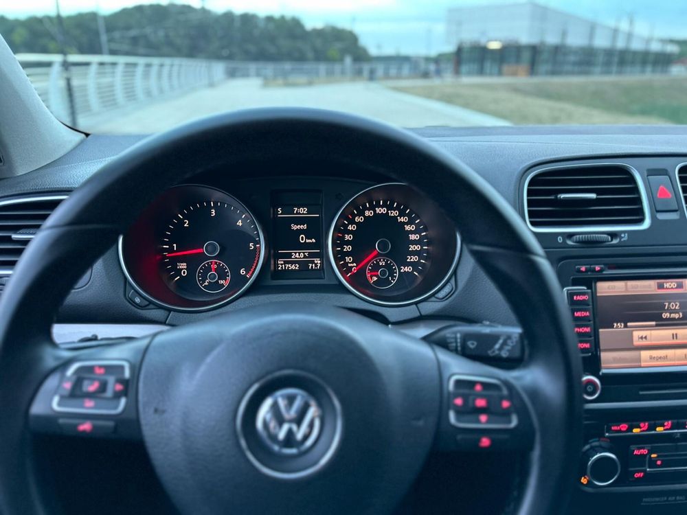 VW GOLF 6// 2.0 DIESEL//110 cai// piele alcantara